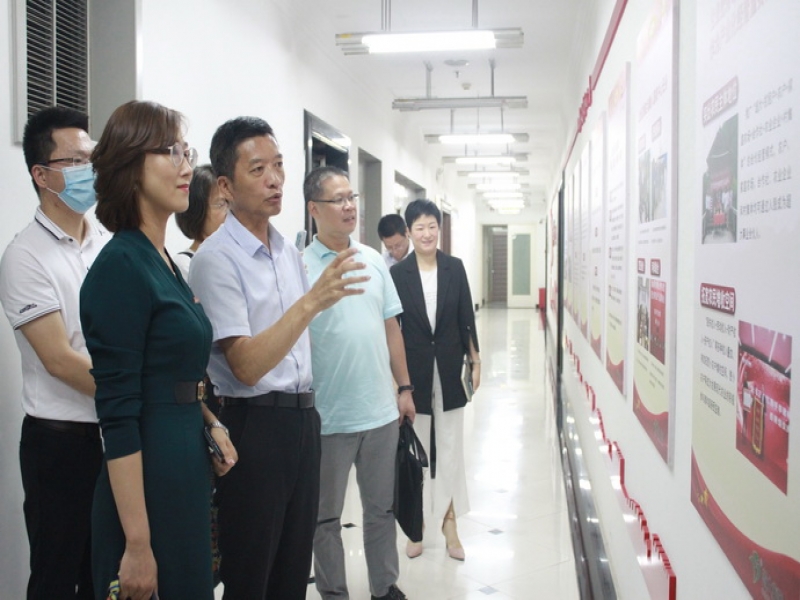 校企共建謀發展 產學合作創雙贏